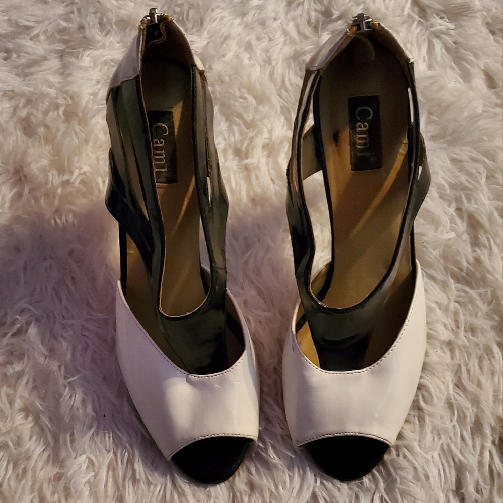 Black & White peep toe 4.5in heel 10m